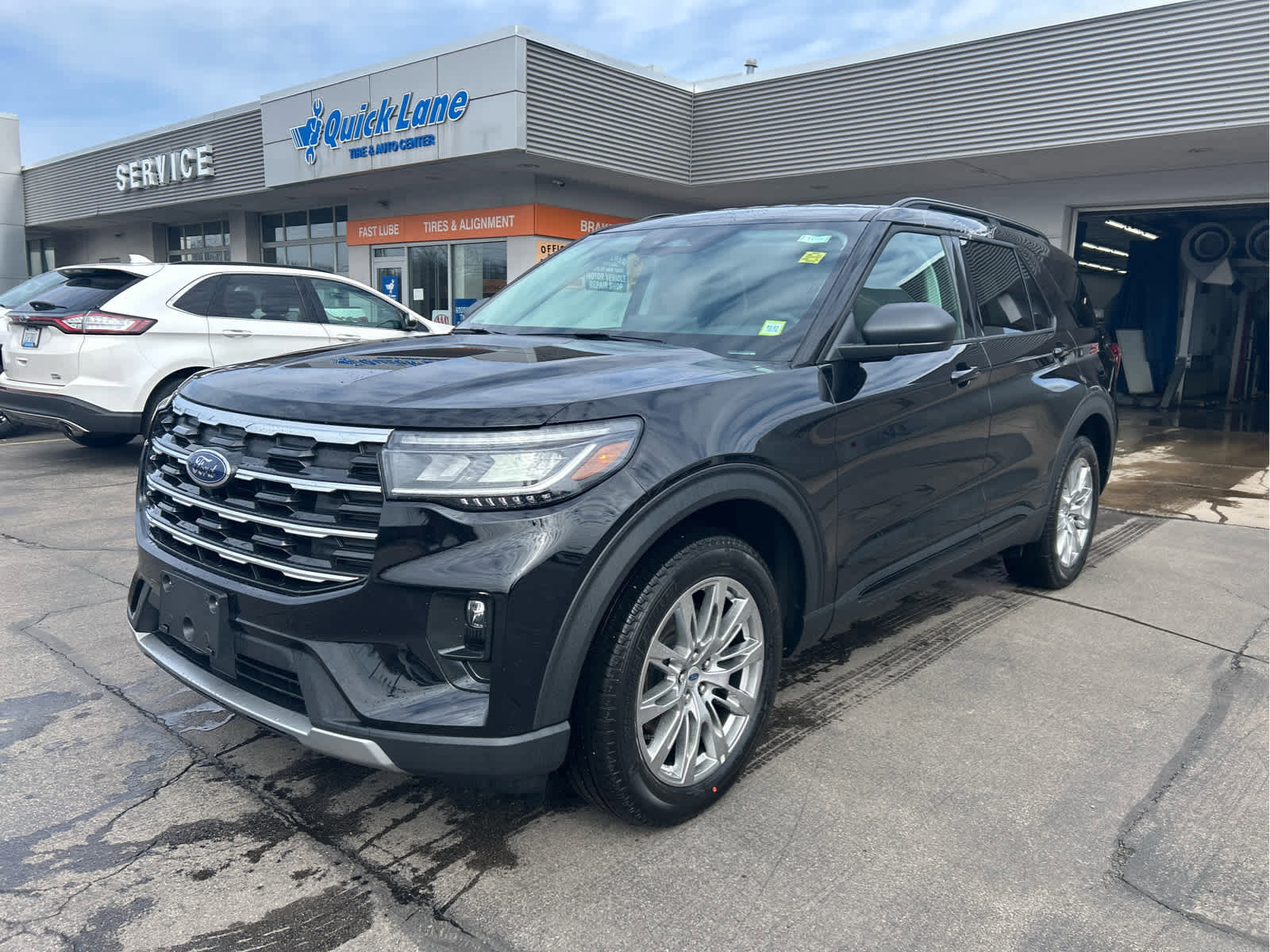 New 2026 Ford Explorer Active w/ Active Comfort Package image 6