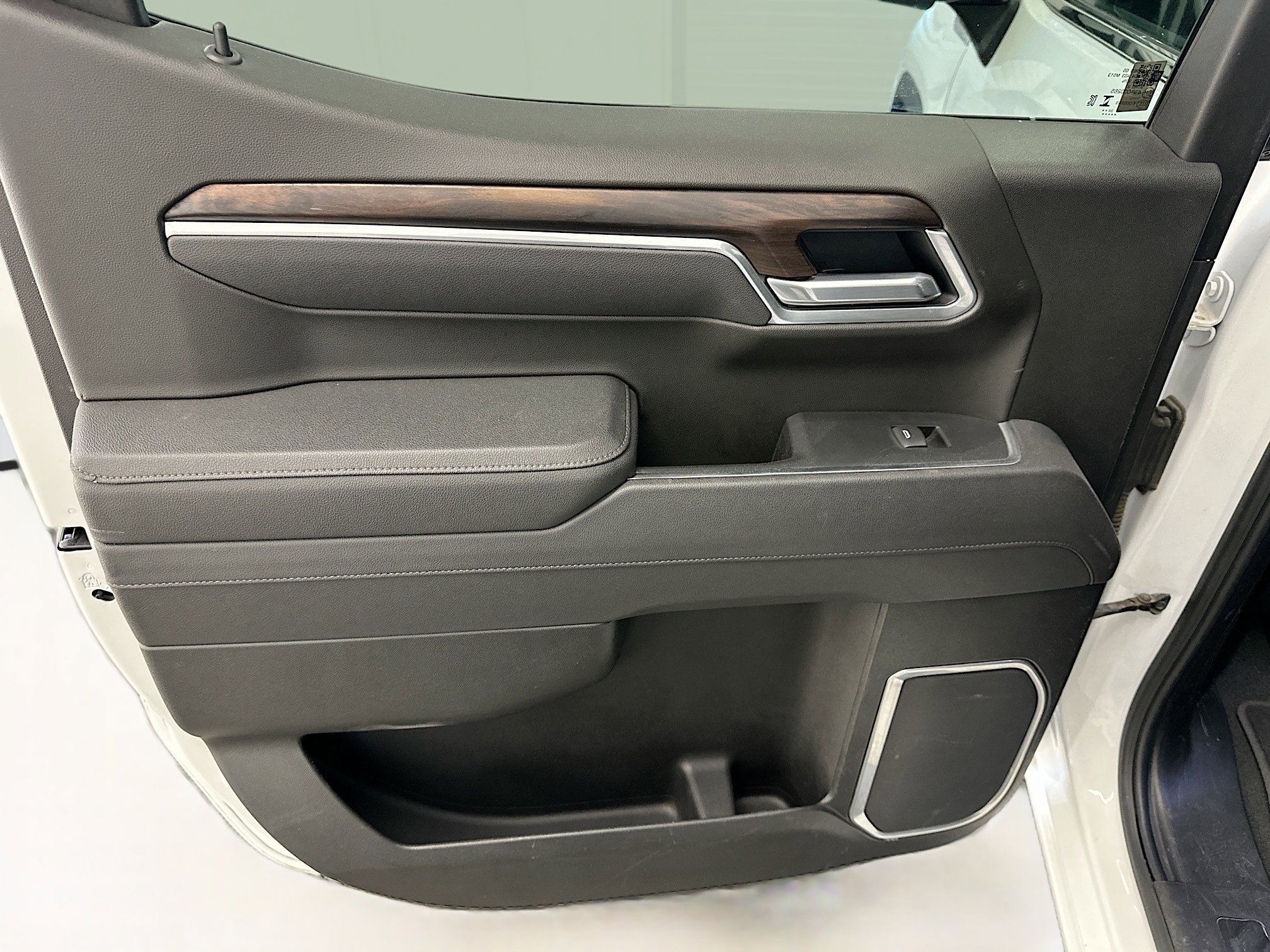 Used 2025 GMC Sierra 1500 SLT image 26