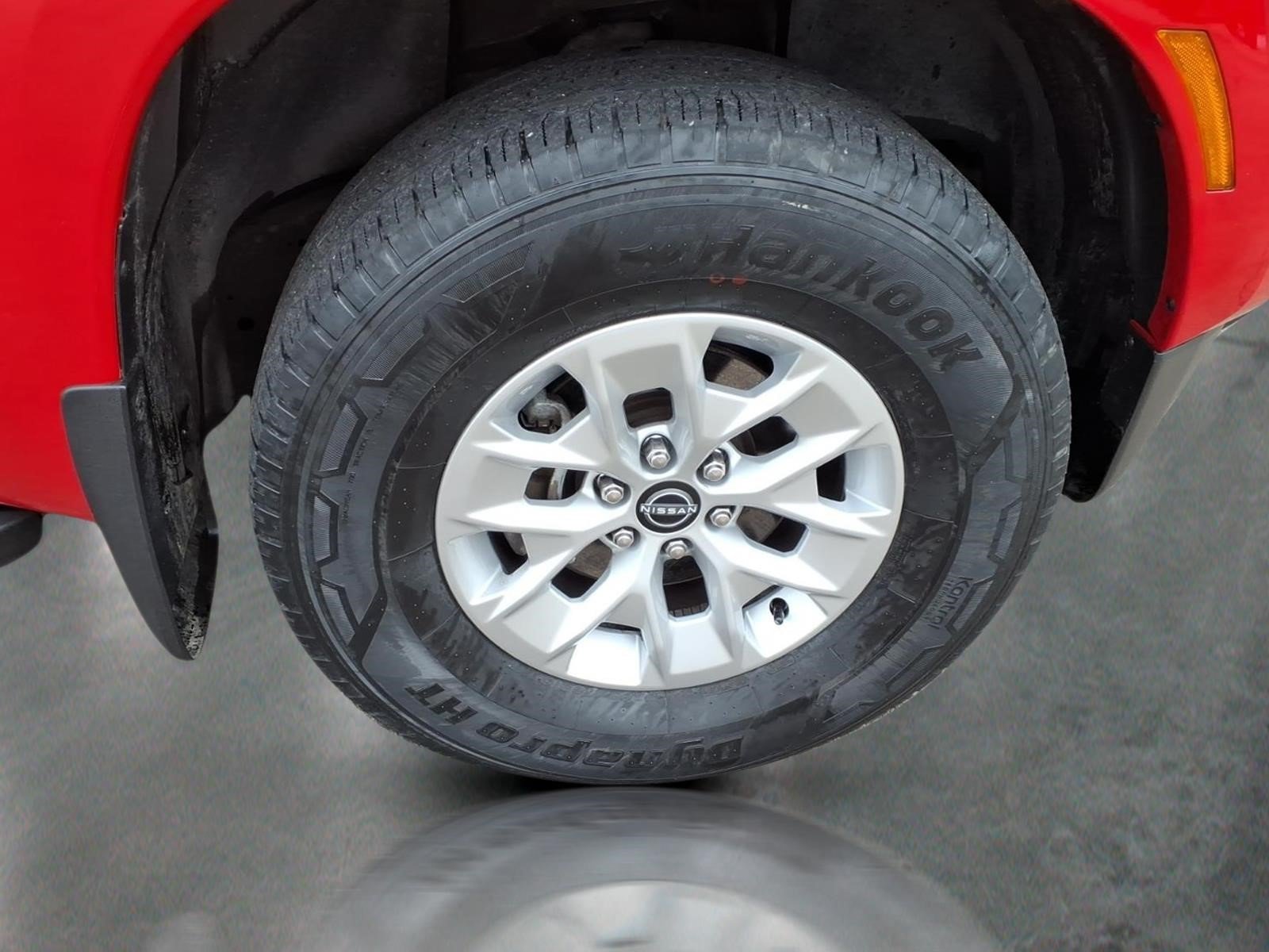 Used 2024 Nissan Frontier SV w/ Technology Package AWD/4WD image 10