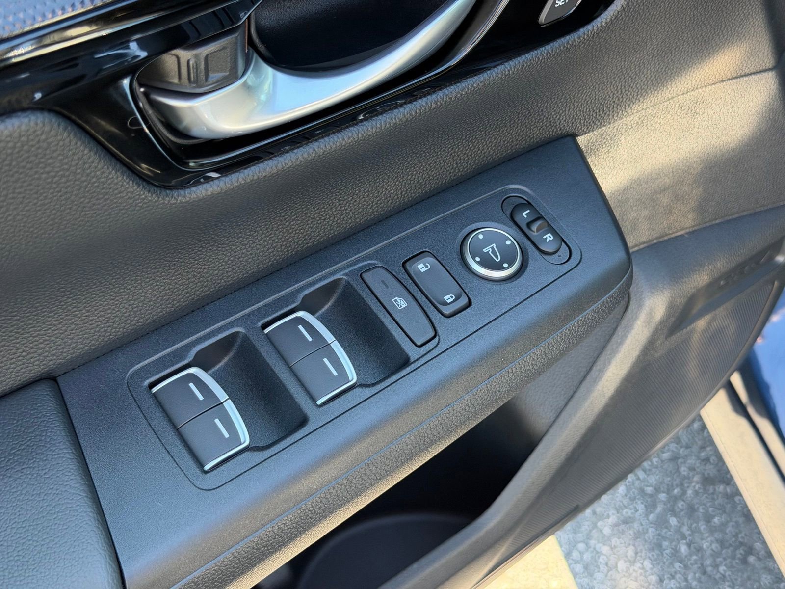 Used 2024 Honda CR-V EX-L image 13