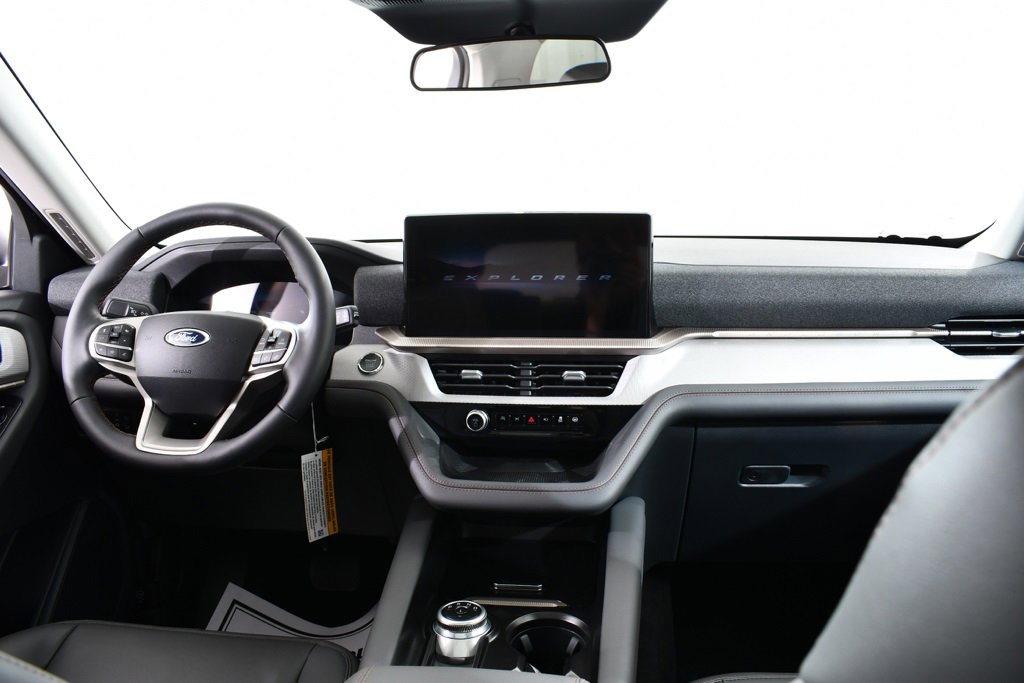 New 2025 Ford Explorer Active w/ Active Comfort Package image 7