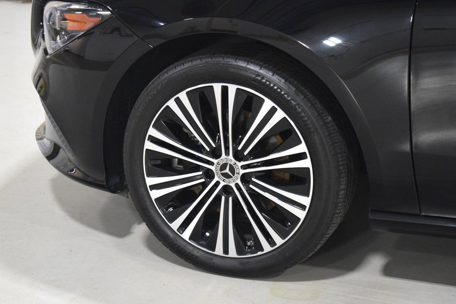 Used 2023 Mercedes-Benz CLA 250 4MATIC image 5