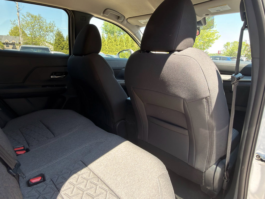 Used 2025 Nissan Kicks SV image 18