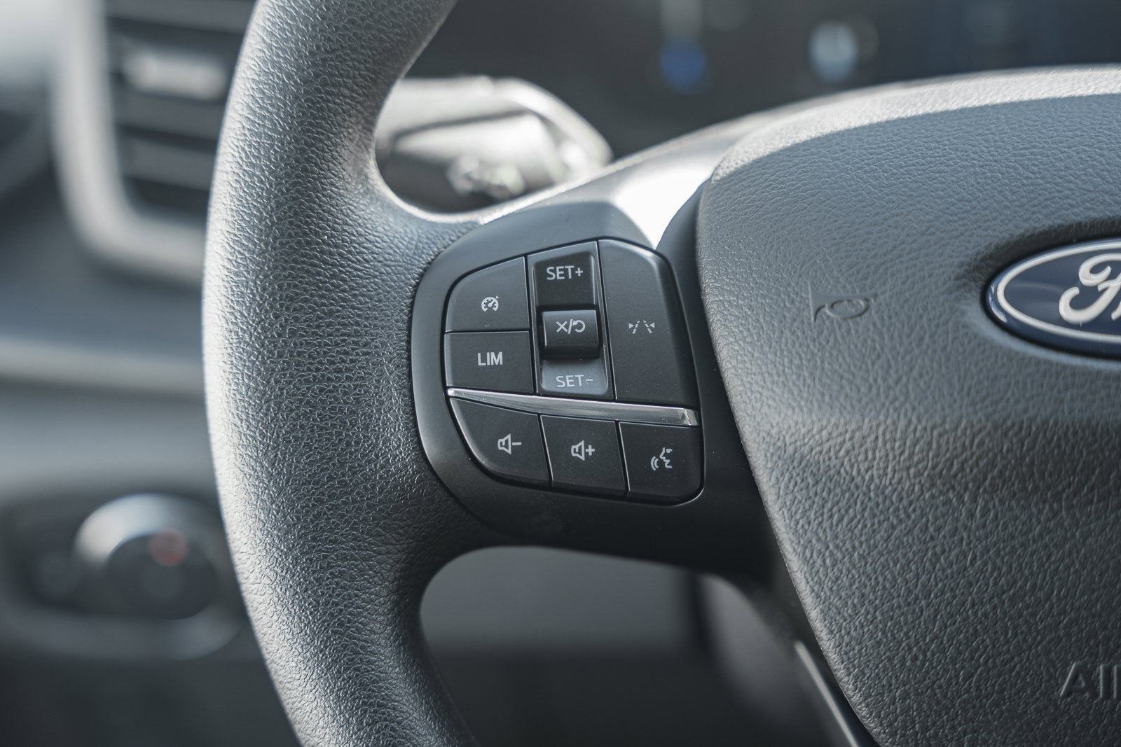 New 2026 Ford Transit 250 Low Roof w/ Load Area Protection Package RWD image 31