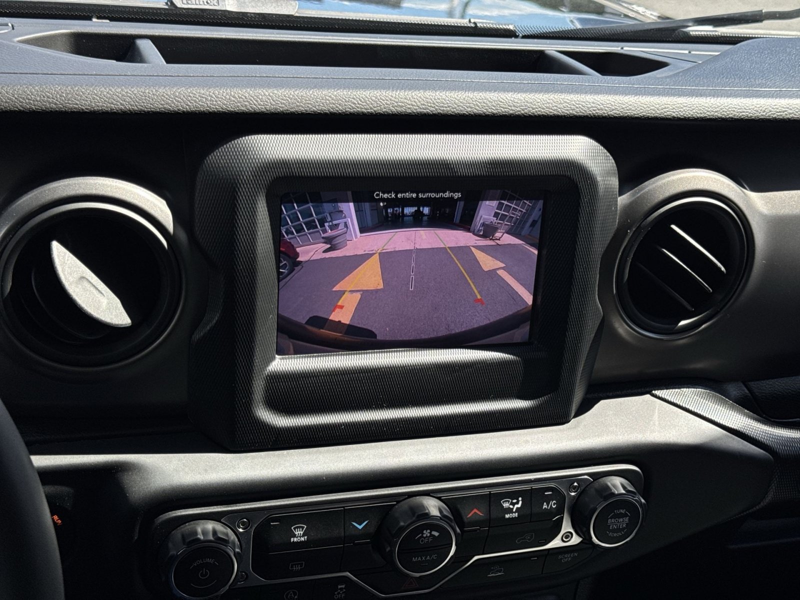 Used 2023 Jeep Wrangler Sport AWD/4WD image 19