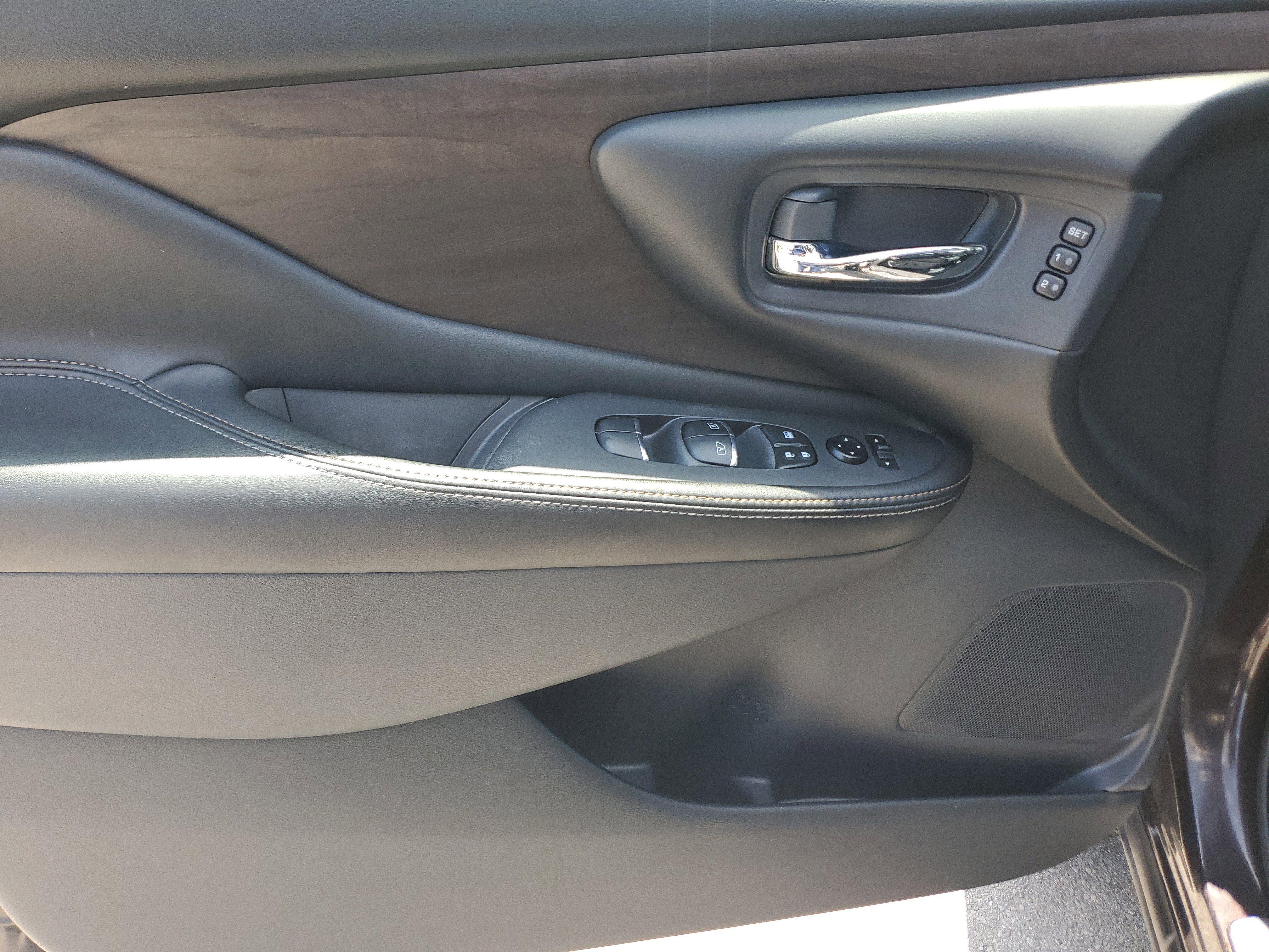 Used 2021 Nissan Murano Platinum w/ Cargo Package FWD image 23