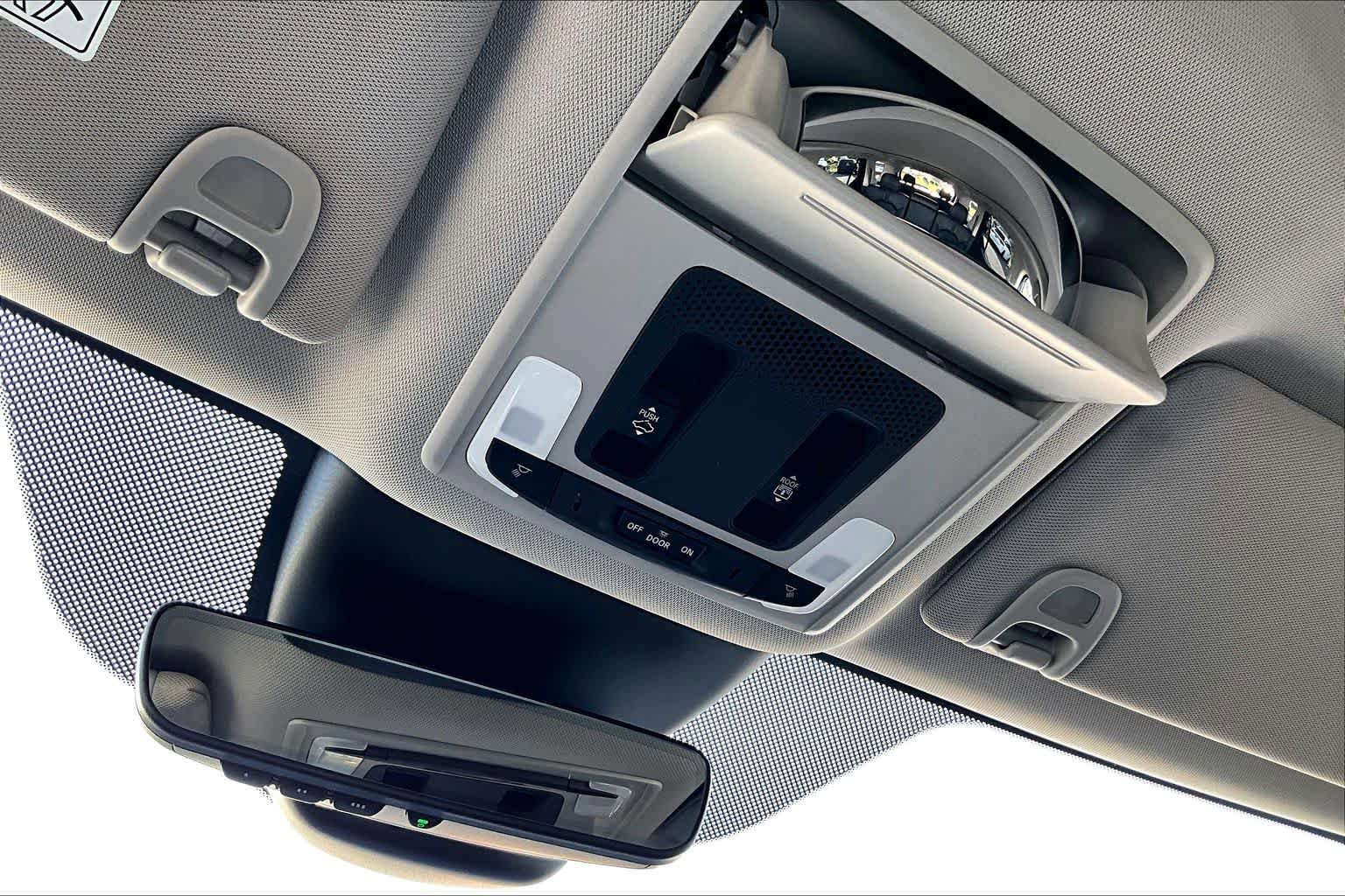 Used 2023 Honda Pilot Touring image 36