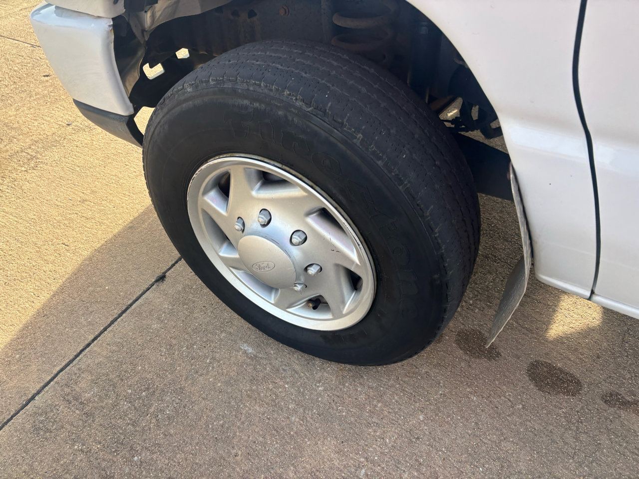 Used 2014 Ford E-150 and Econoline 150 Extended w/ Power Group image 19