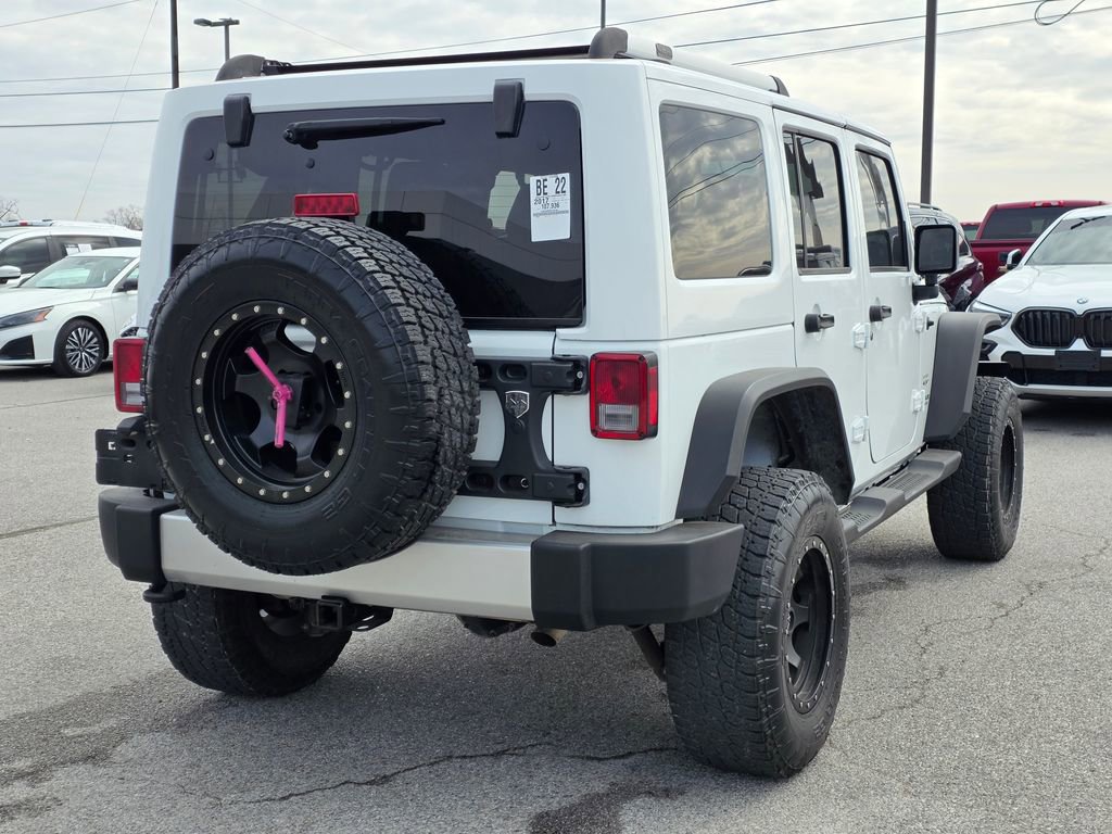 Used 2017 Jeep Wrangler Unlimited Sahara w/ Connectivity Group image 8