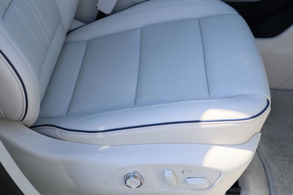 Certified 2025 Buick Enclave Avenir w/ Super Cruise Package image 32