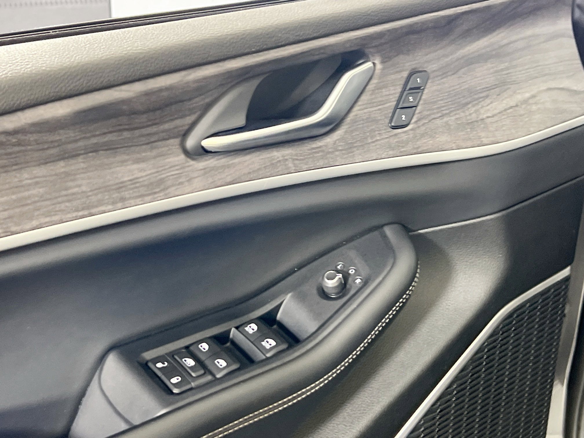 Used 2022 Jeep Grand Cherokee Limited image 18