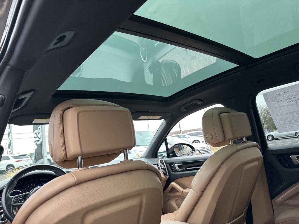 Used 2020 Porsche Cayenne image 41