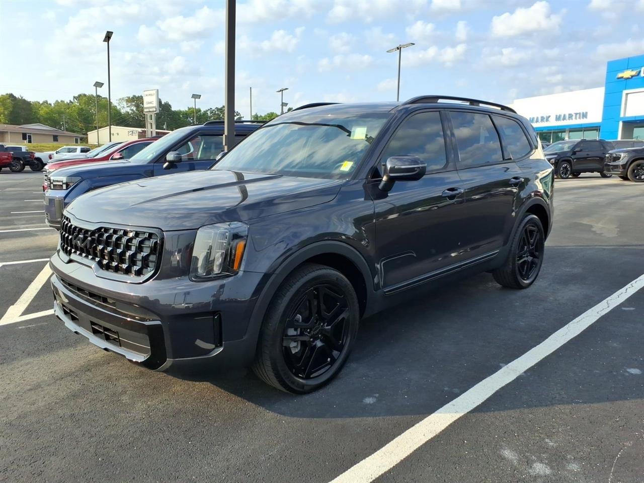 Used 2025 Kia Telluride EX X-Line AWD/4WD image 3