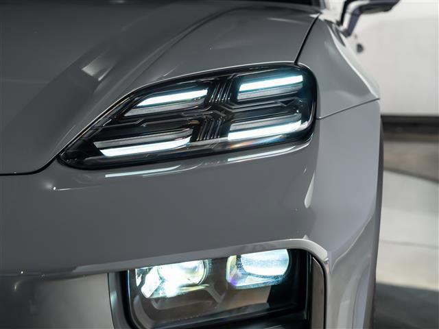New 2026 Porsche Macan GTS Electric AWD/4WD image 12