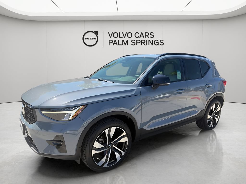 Used 2023 Volvo XC40 B4 Plus w/ Protection Package Premier FWD image 3