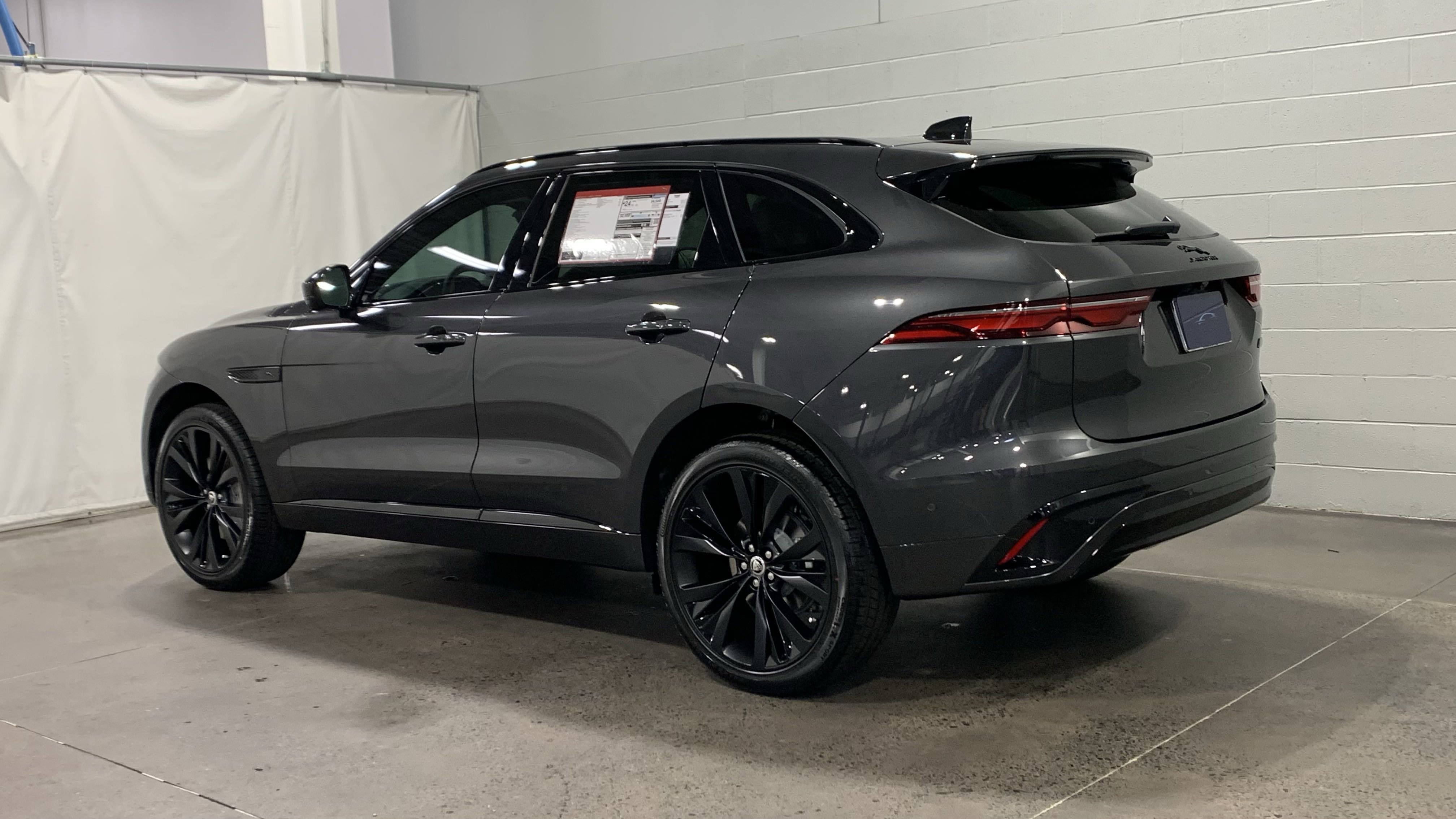 New 2026 Jaguar F-PACE R-Dynamic S image 12
