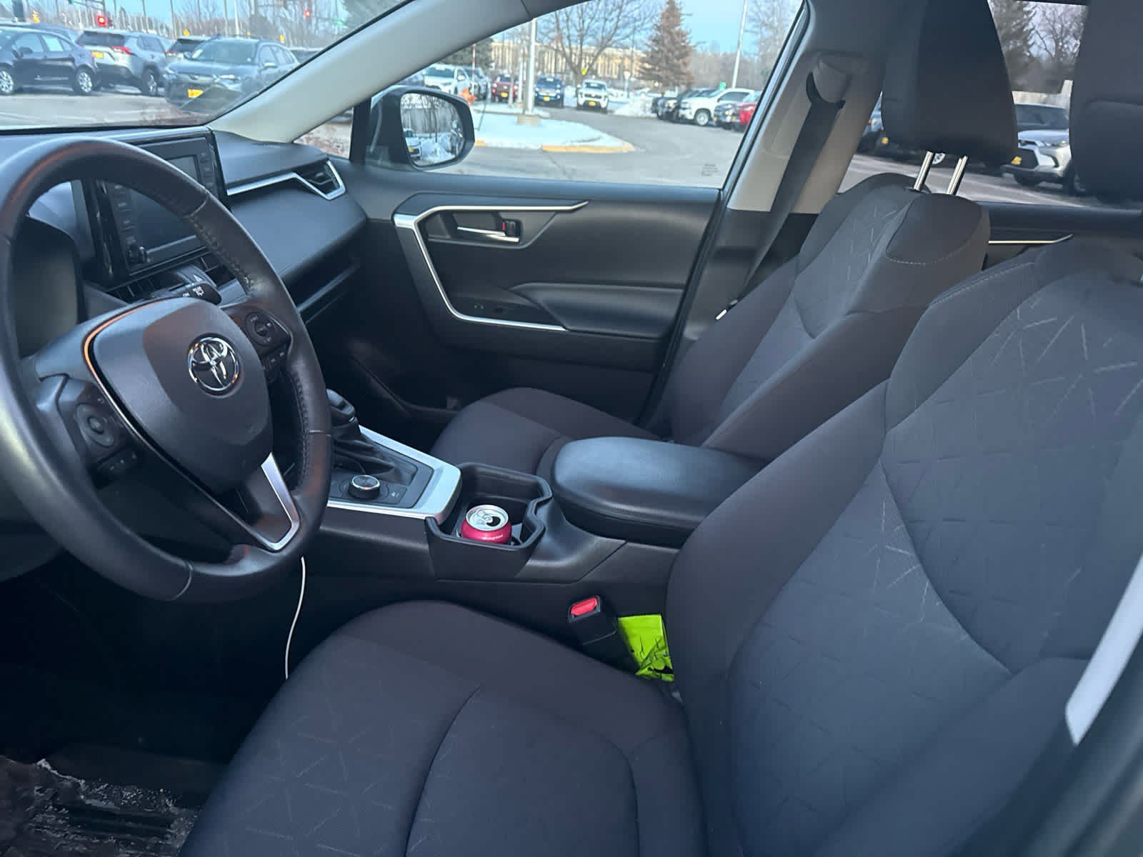 Used 2021 Toyota RAV4 XLE w/ Convenience Package image 9