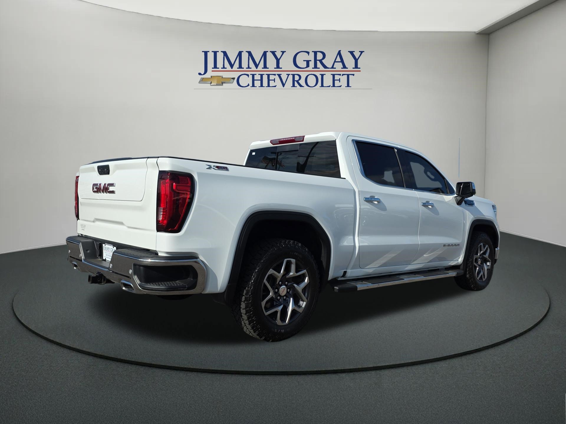 Used 2025 GMC Sierra 1500 SLT w/ SLT Premium Plus Package AWD/4WD image 5