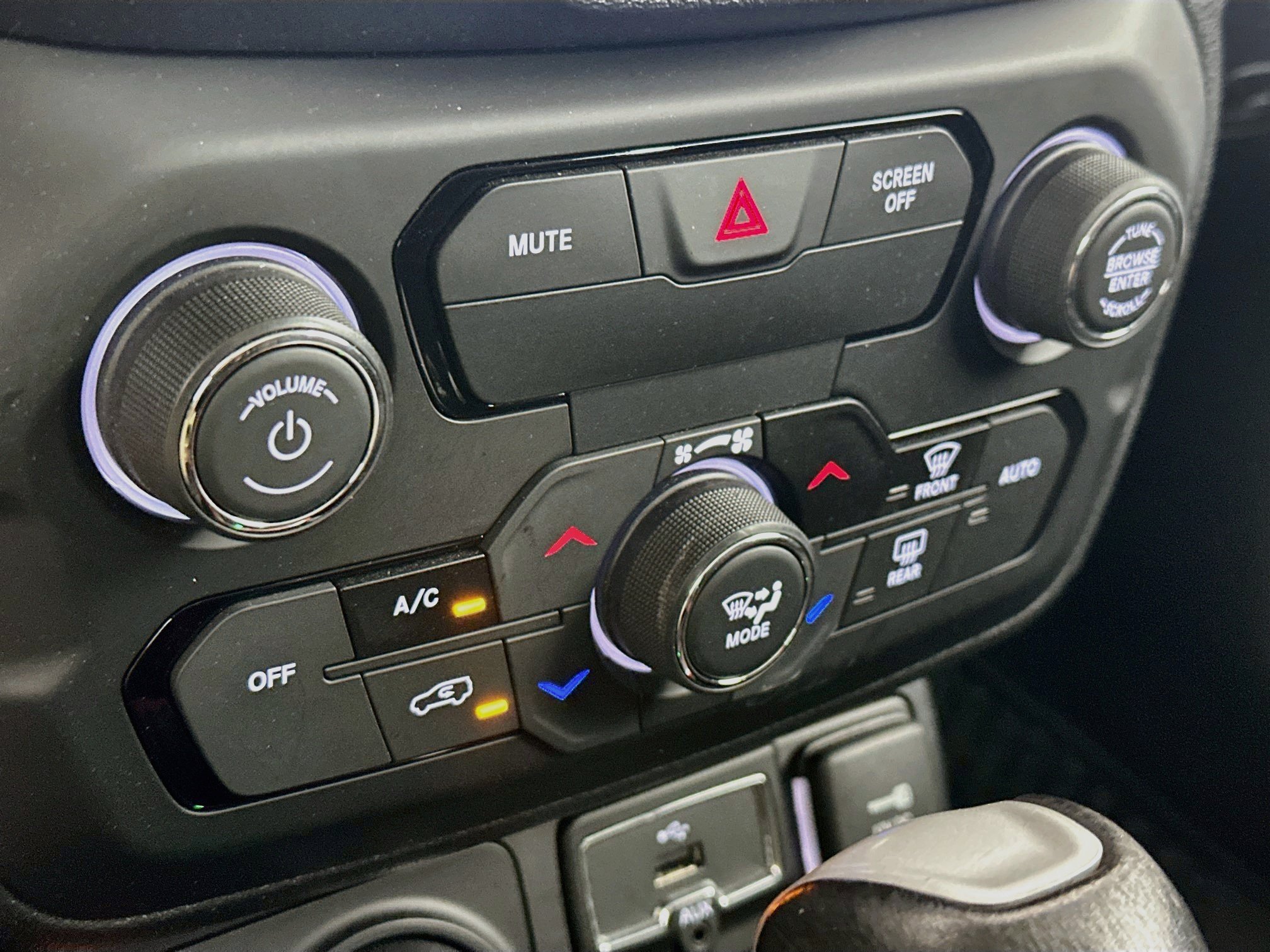 Used 2019 Jeep Renegade Trailhawk w/ UConnect 8.4 Nav Group AWD/4WD image 24