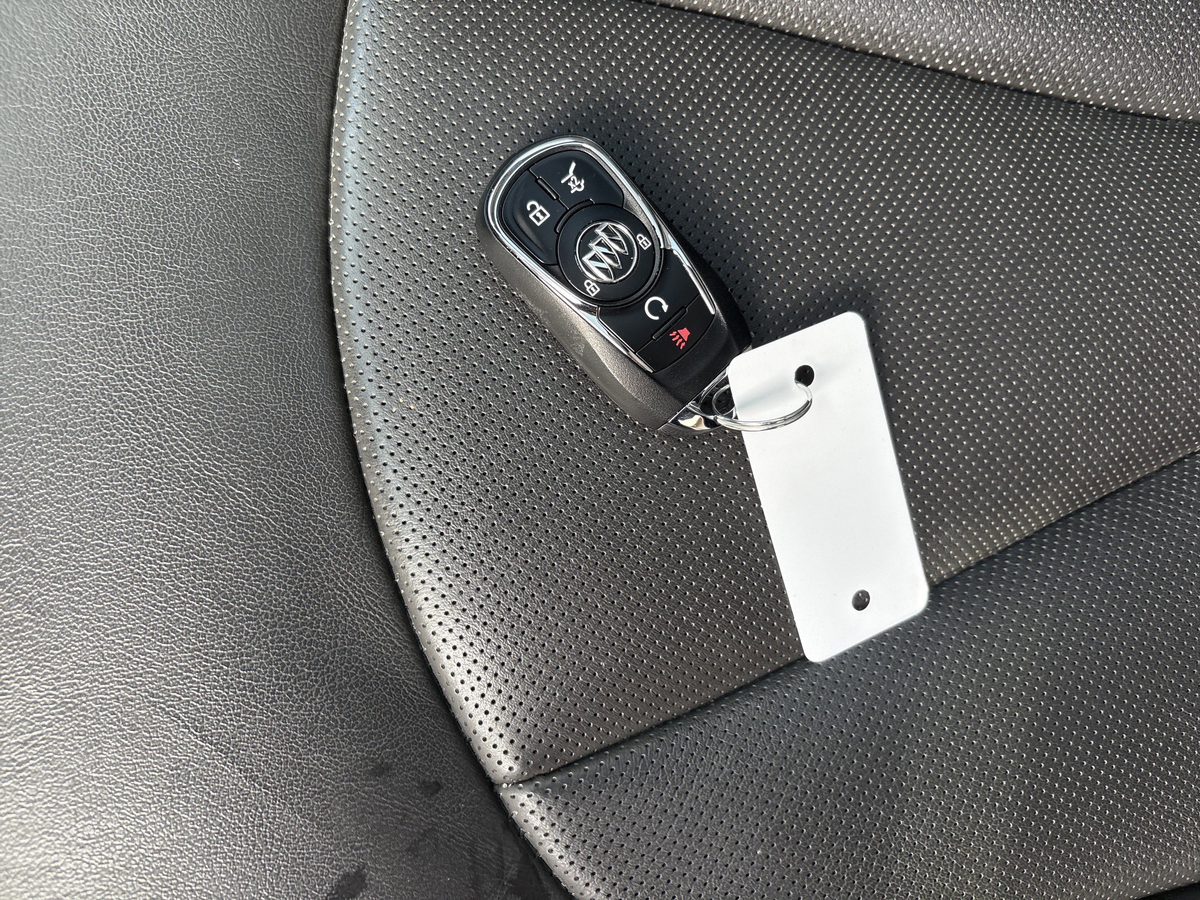 Used 2019 Buick Envision Essence FWD image 36