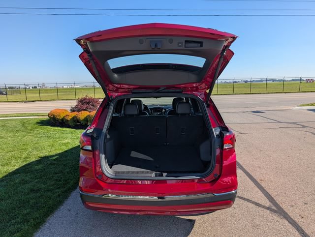 Used 2022 Chevrolet Equinox RS w/ RS Leather Package AWD/4WD image 8