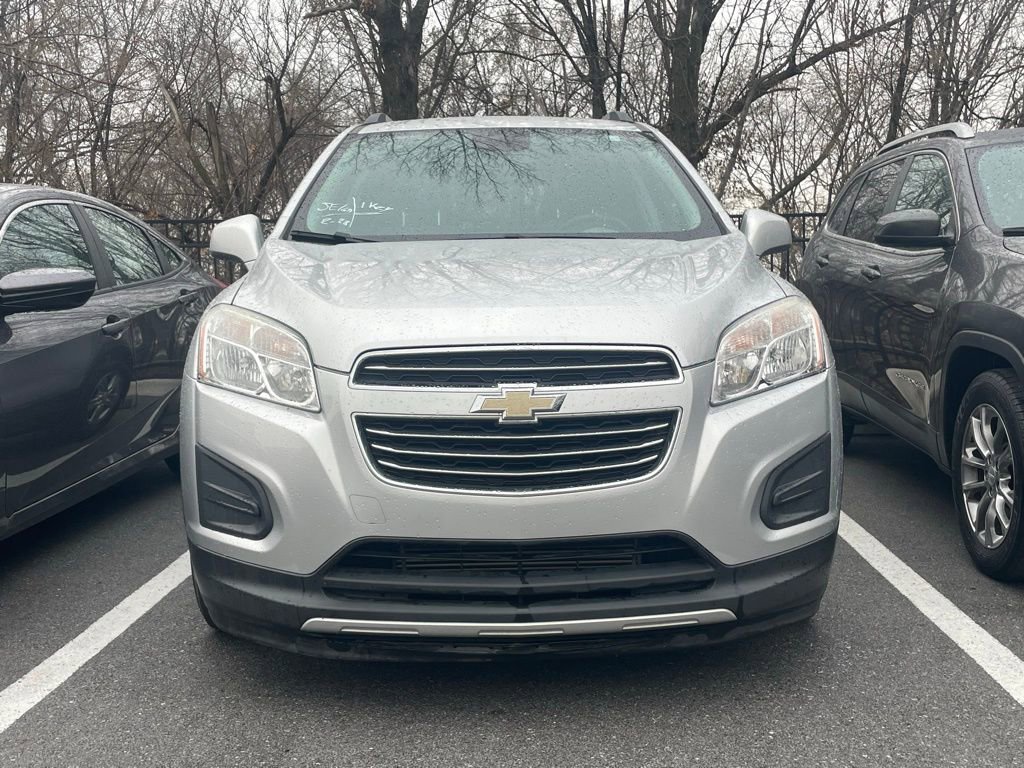 Used 2016 Chevrolet Trax LT w/ LT Convenience Package image 2