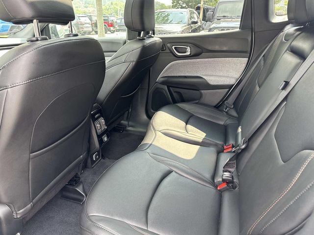 Used 2024 Jeep Compass Latitude w/ Sun and Sound Group AWD/4WD image 15