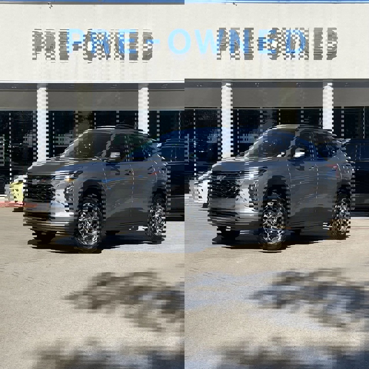 Used 2025 Chevrolet Trax LT image 2