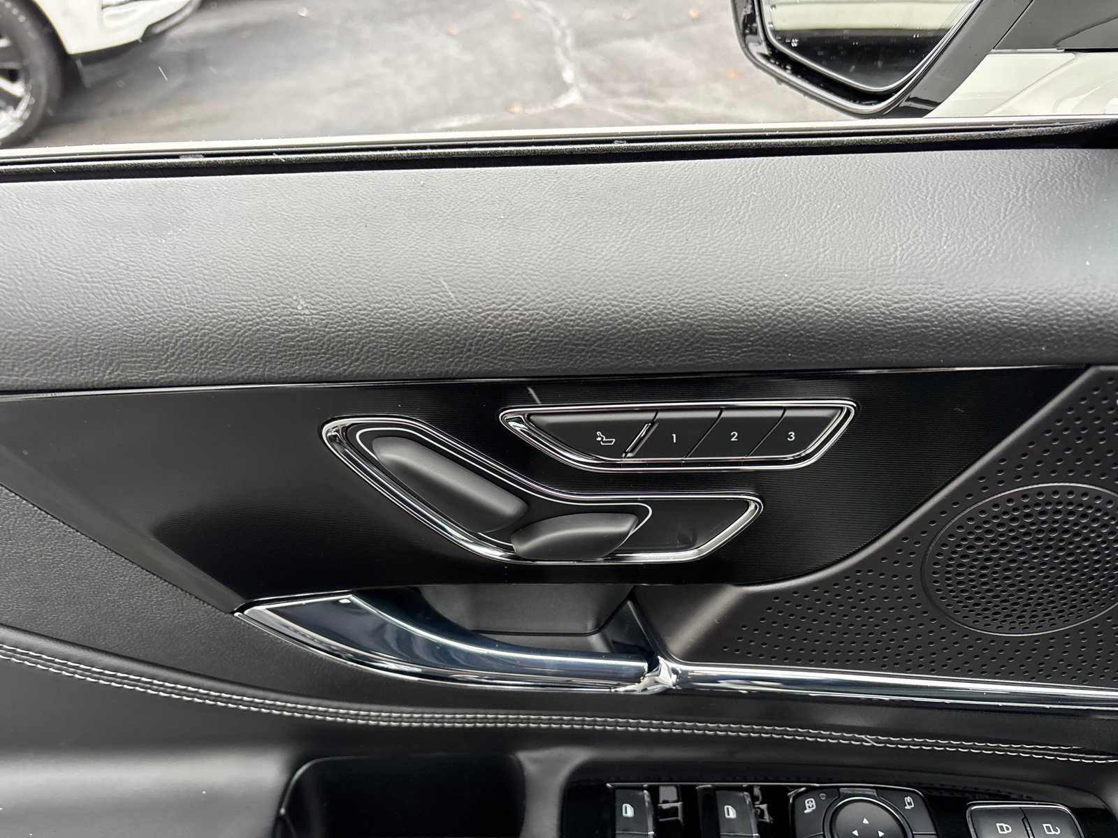 New 2026 Lincoln Corsair Premiere image 12