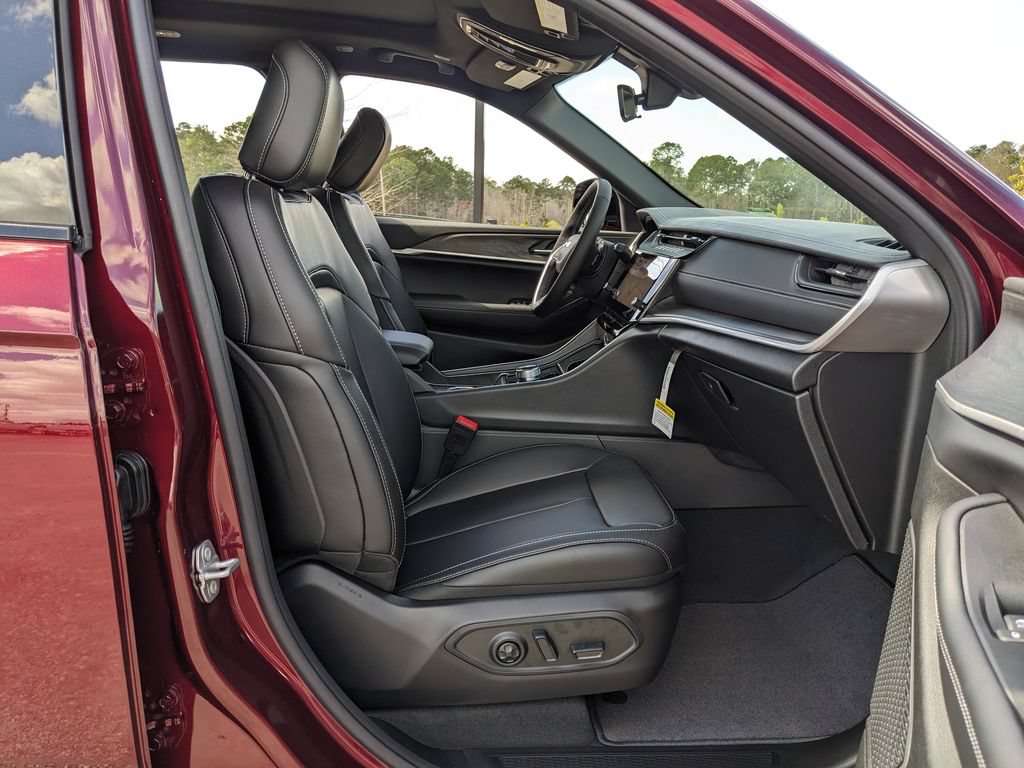 New 2026 Jeep Grand Cherokee Limited w/ Limited Altitude Package AWD/4WD image 48
