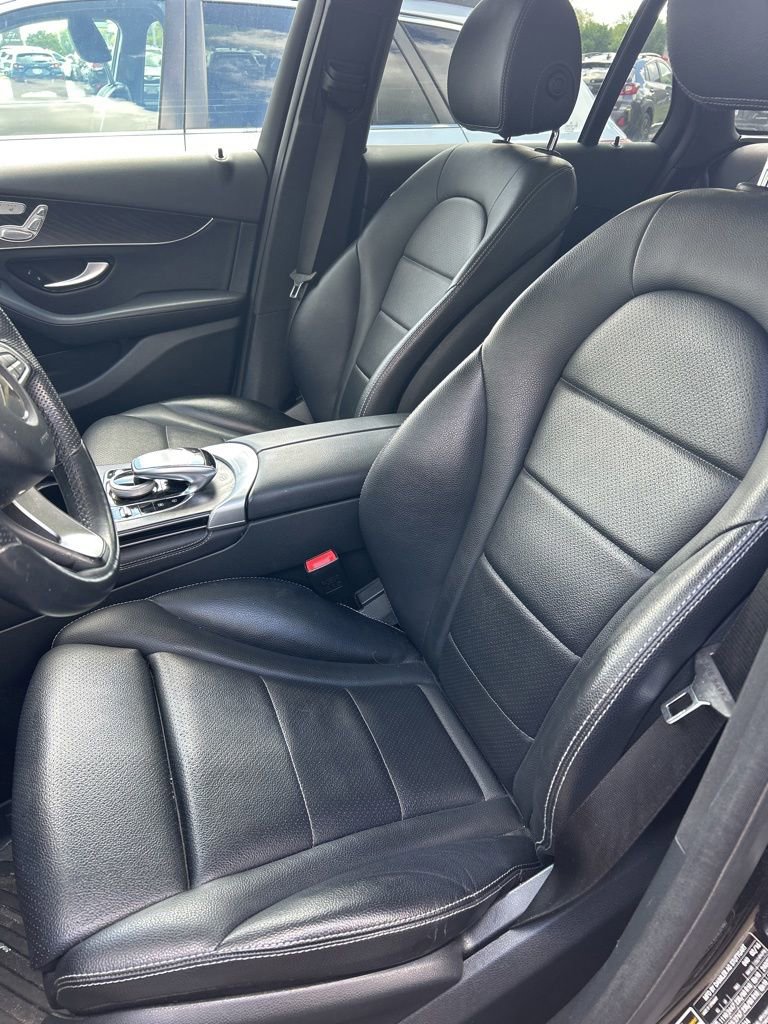 Used 2016 Mercedes-Benz GLC 300 4MATIC image 2
