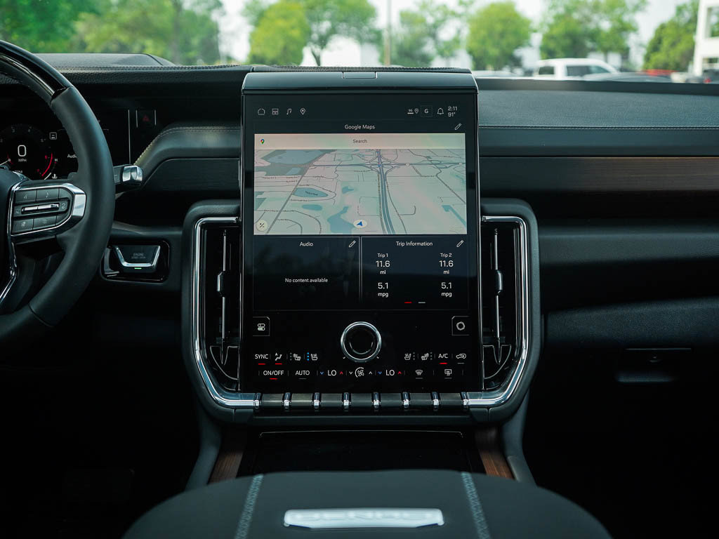 New 2026 GMC Yukon XL Denali w/ Denali Reserve Package AWD/4WD image 18