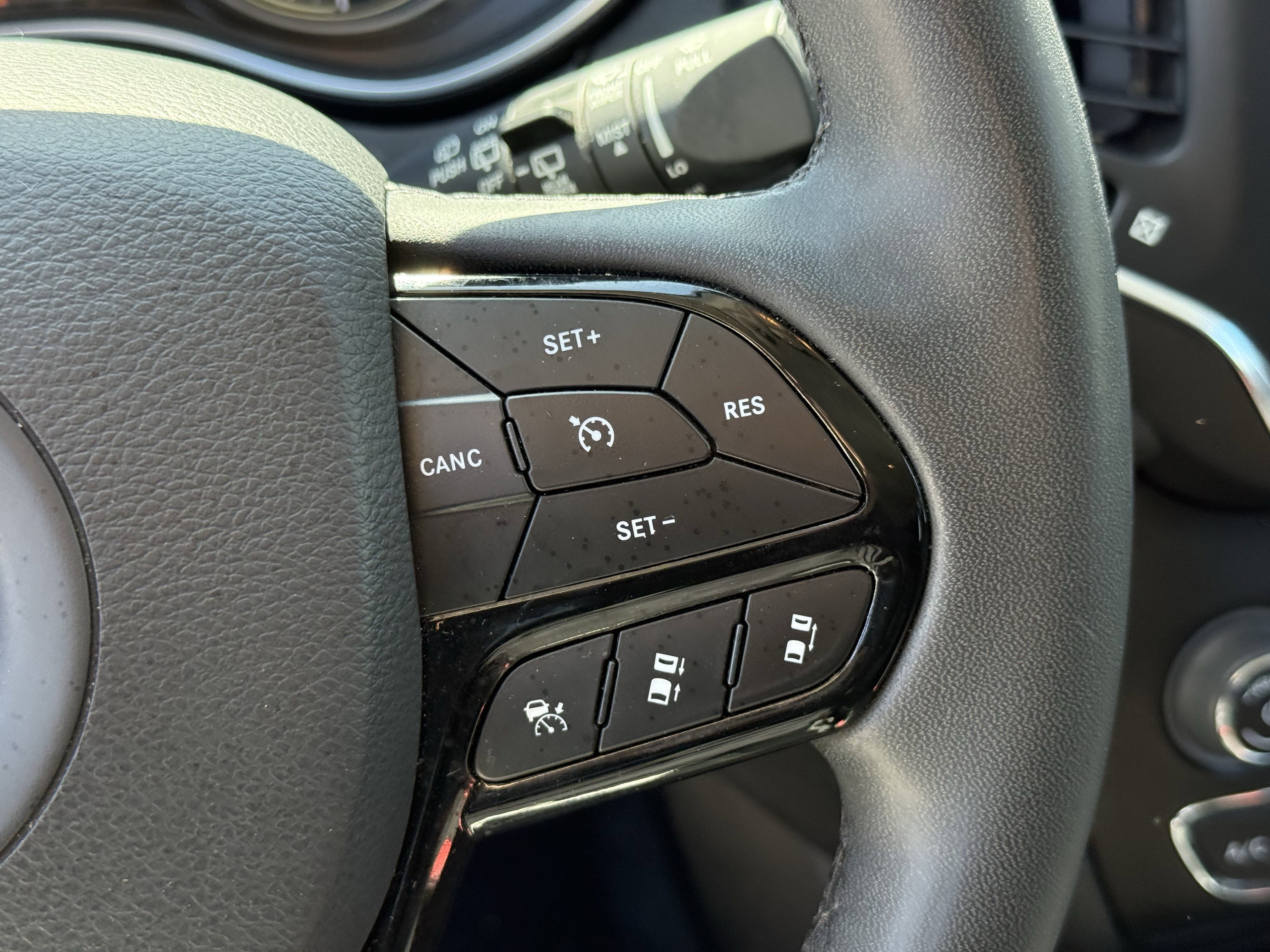 Used 2023 Jeep Cherokee Altitude Lux image 17