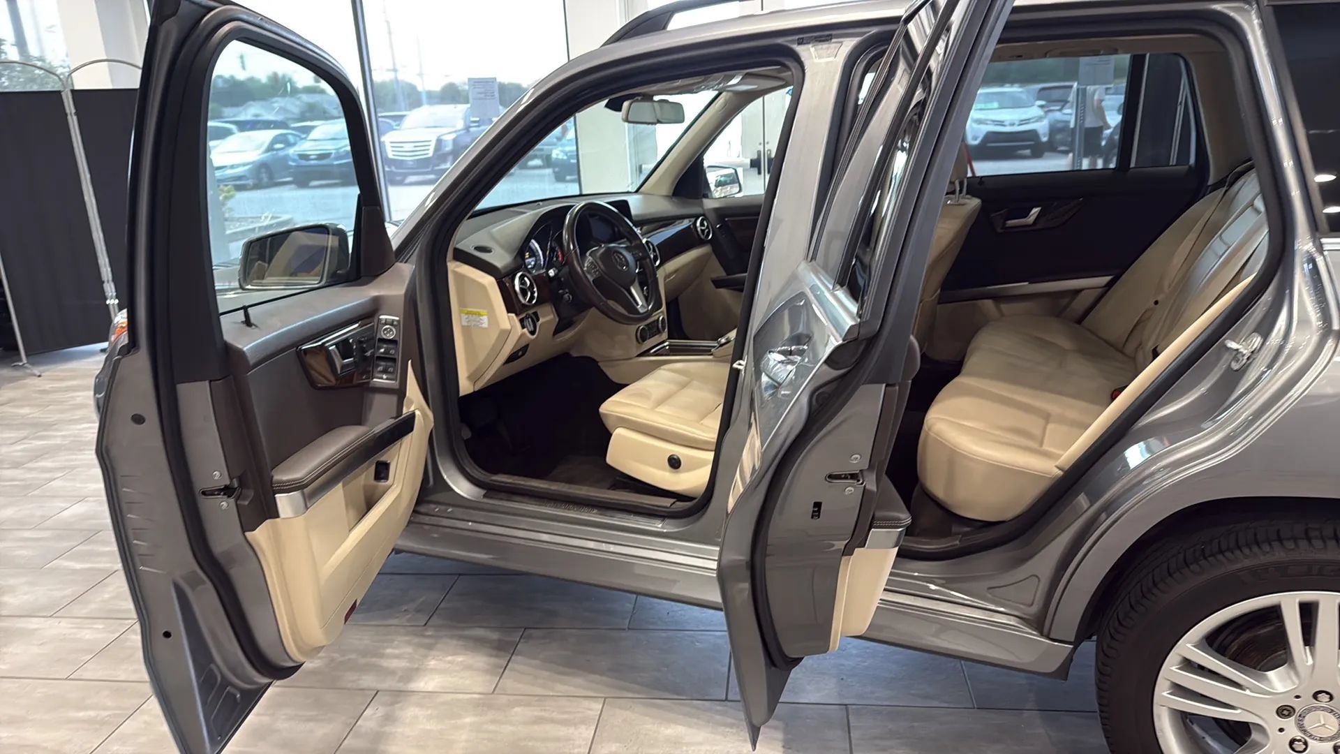 Used 2014 Mercedes-Benz GLK 350 2WD image 11