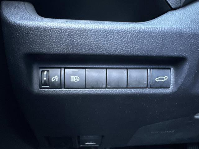 Used 2019 Toyota RAV4 XLE w/ Convenience Package FWD image 21