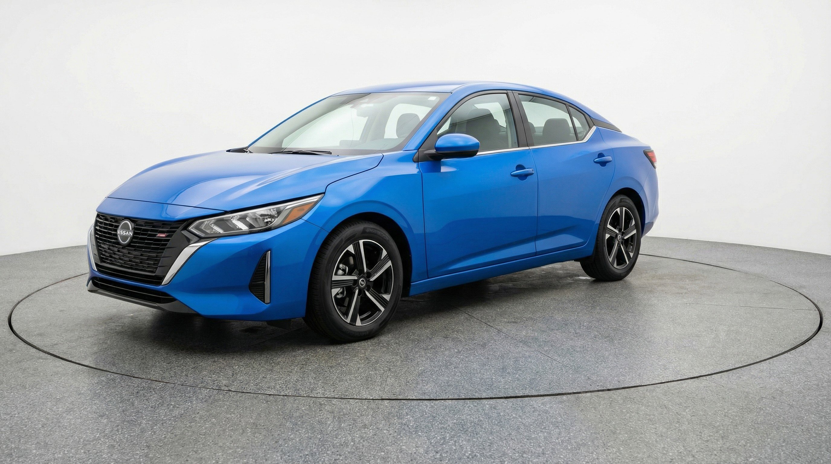 Used 2025 Nissan Sentra SV image 3