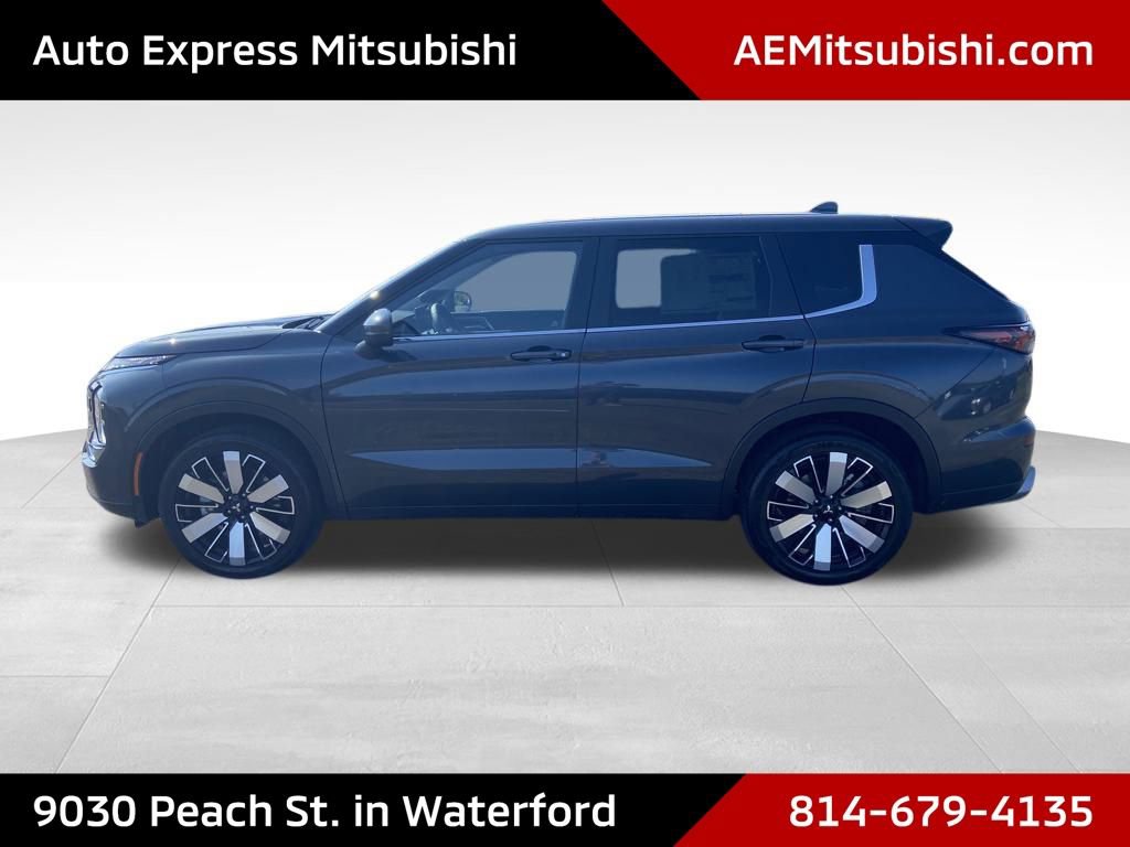 New 2025 Mitsubishi Outlander SE image 4