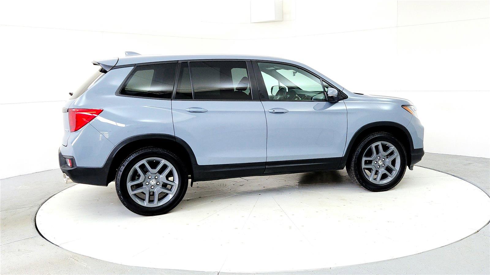 Used 2023 Honda Passport EX-L image 6