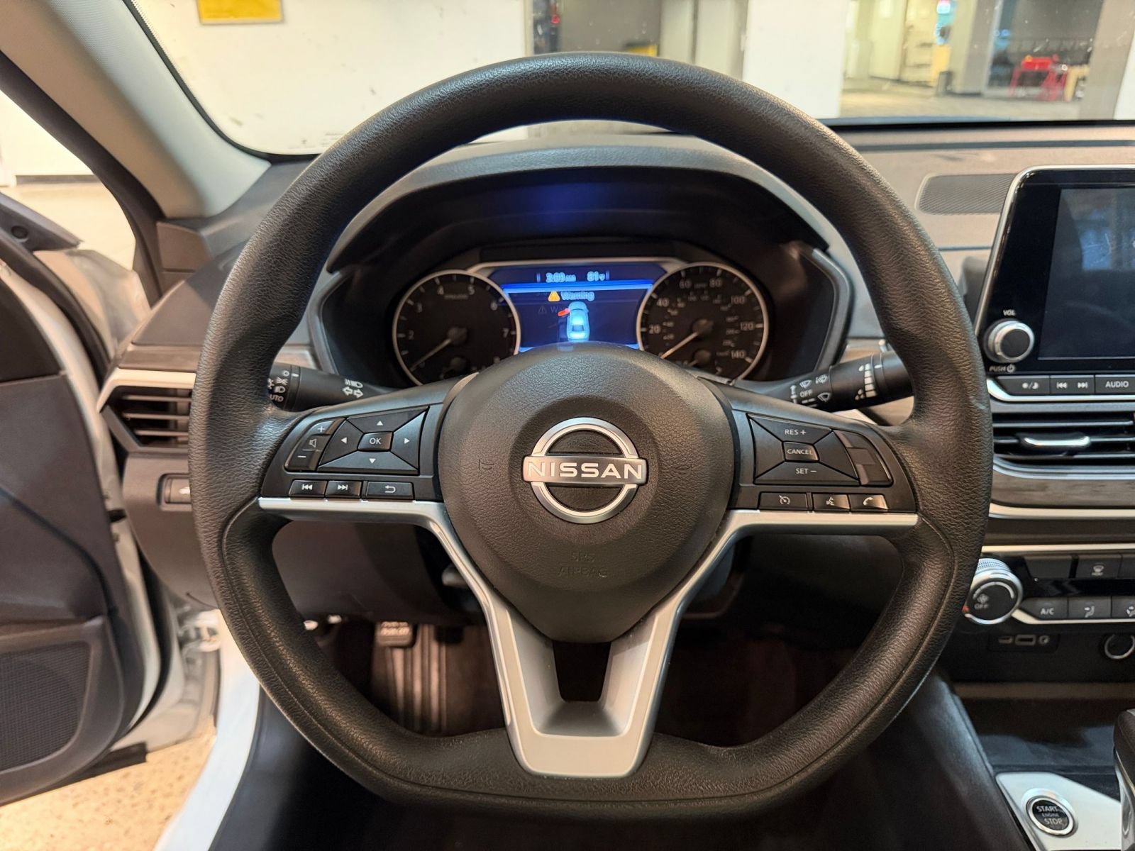 Used 2025 Nissan Altima 2.5 SV FWD image 26