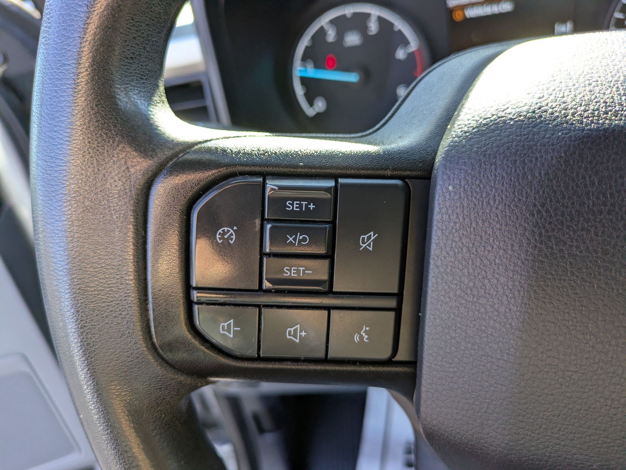 Used 2023 Ford F350 XLT AWD/4WD image 18