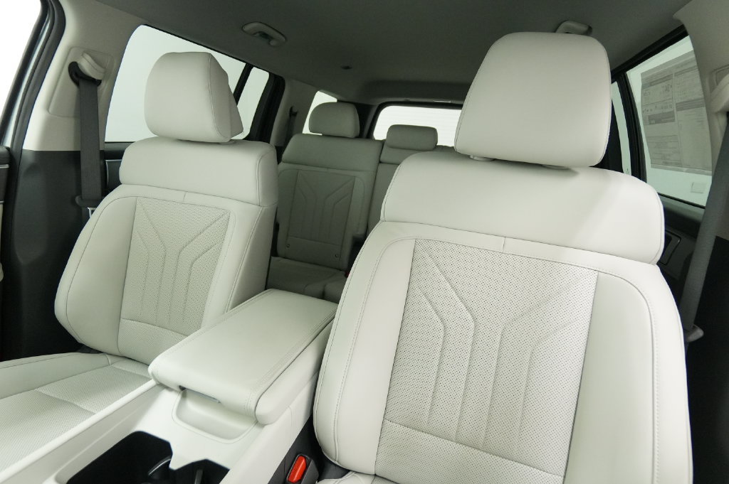 New 2026 Hyundai Santa Fe SEL AWD/4WD image 13