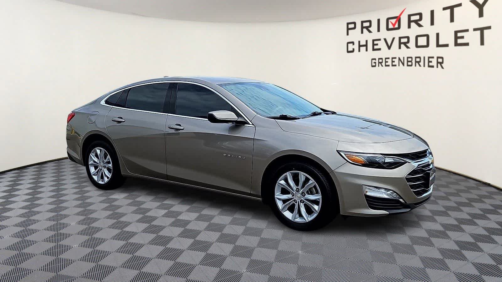 Used 2023 Chevrolet Malibu LT w/ Driver Confidence Package FWD image 2