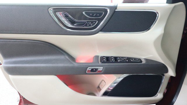 Used 2017 Lincoln Continental Reserve w/ Climate Package image 20