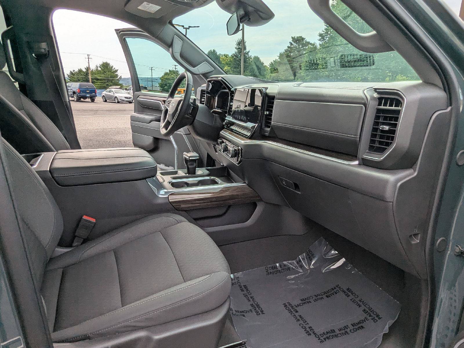 Used 2026 Chevrolet Silverado 1500 LT Trail Boss w/ Protection Package AWD/4WD image 30