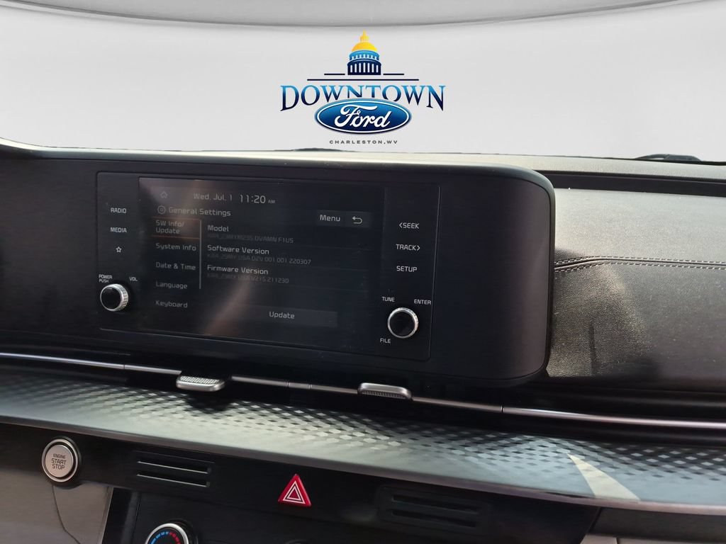 Used 2023 Kia Carnival LX FWD image 36