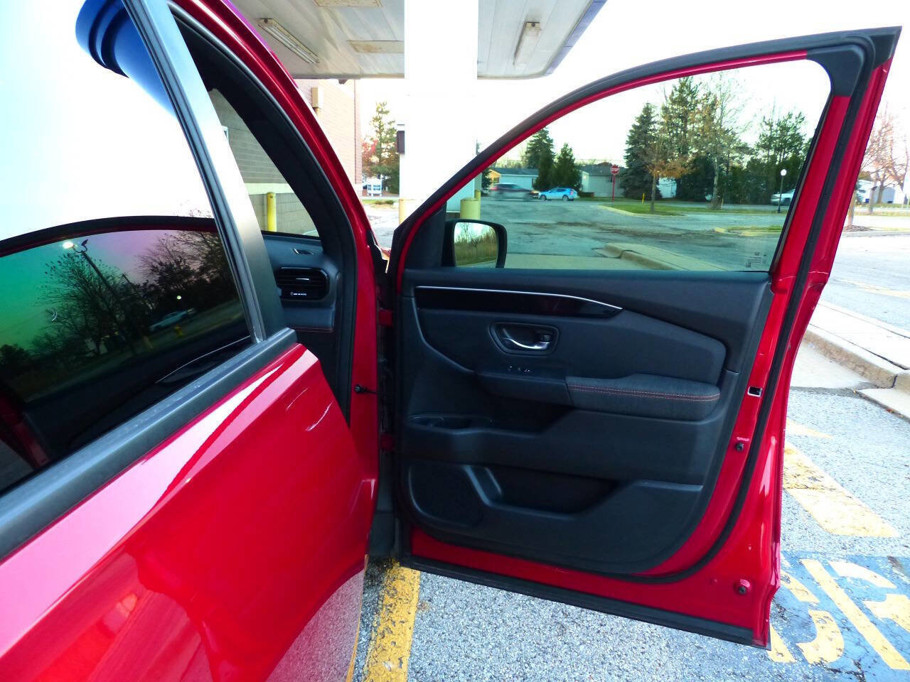 Used 2024 Honda Pilot Sport image 40