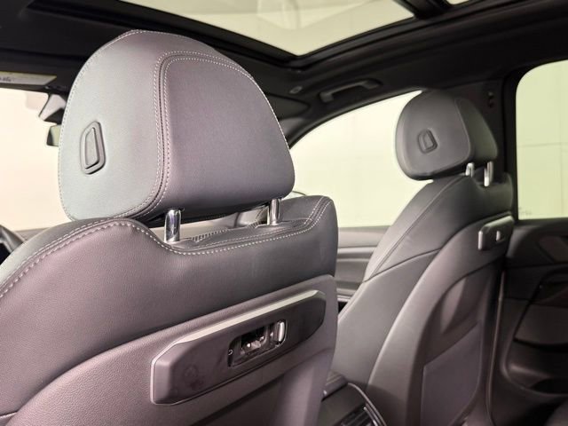 Used 2025 BMW X5 sDrive40i w/ Premium Package image 24