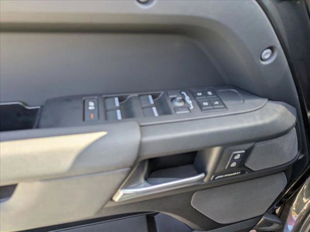 Used 2025 Land Rover Defender 110 S image 6