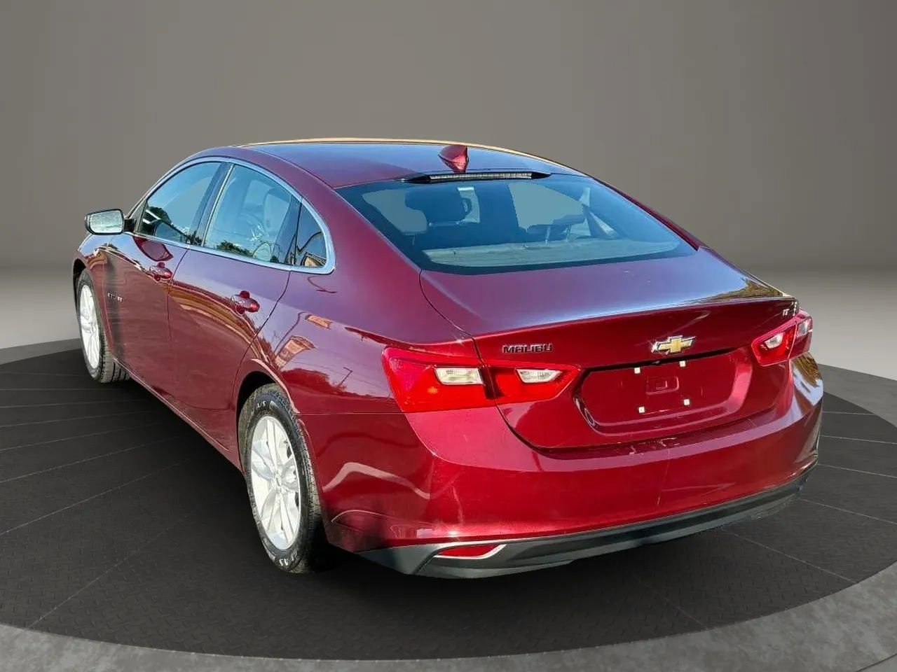 Used 2016 Chevrolet Malibu LT image 6