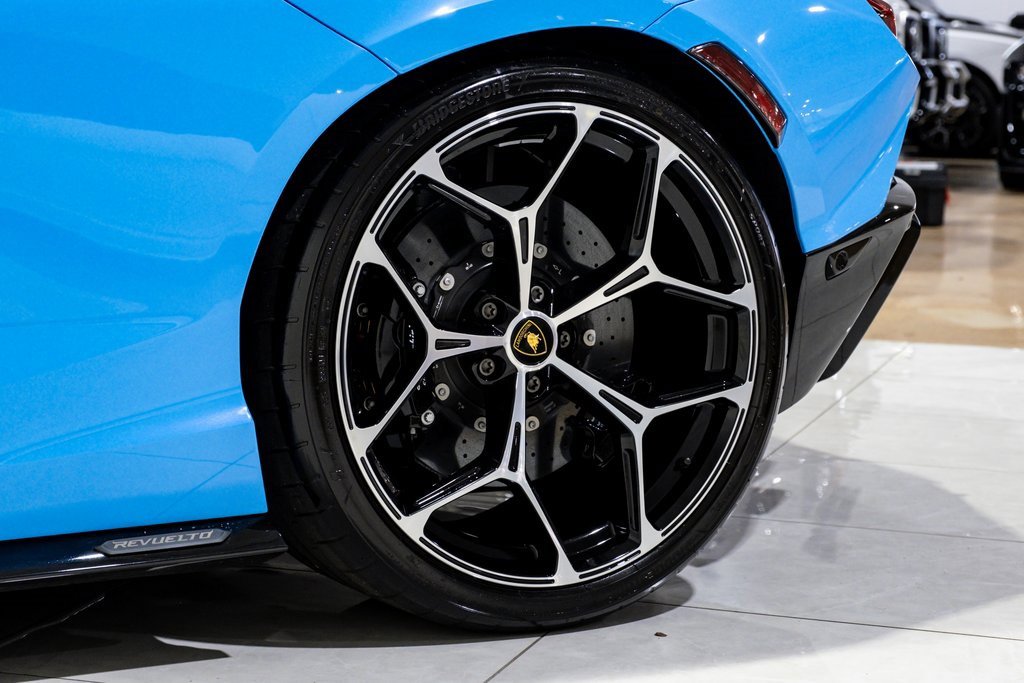 Used 2024 Lamborghini Revuelto image 56
